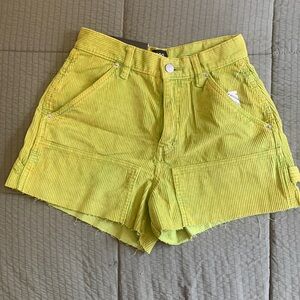 Bermudas High-Rise Carpenter